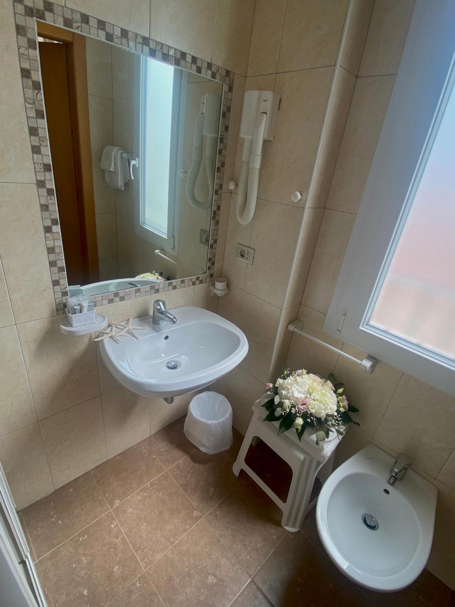 Hotel Philadelphia Cattolica Quarto foto