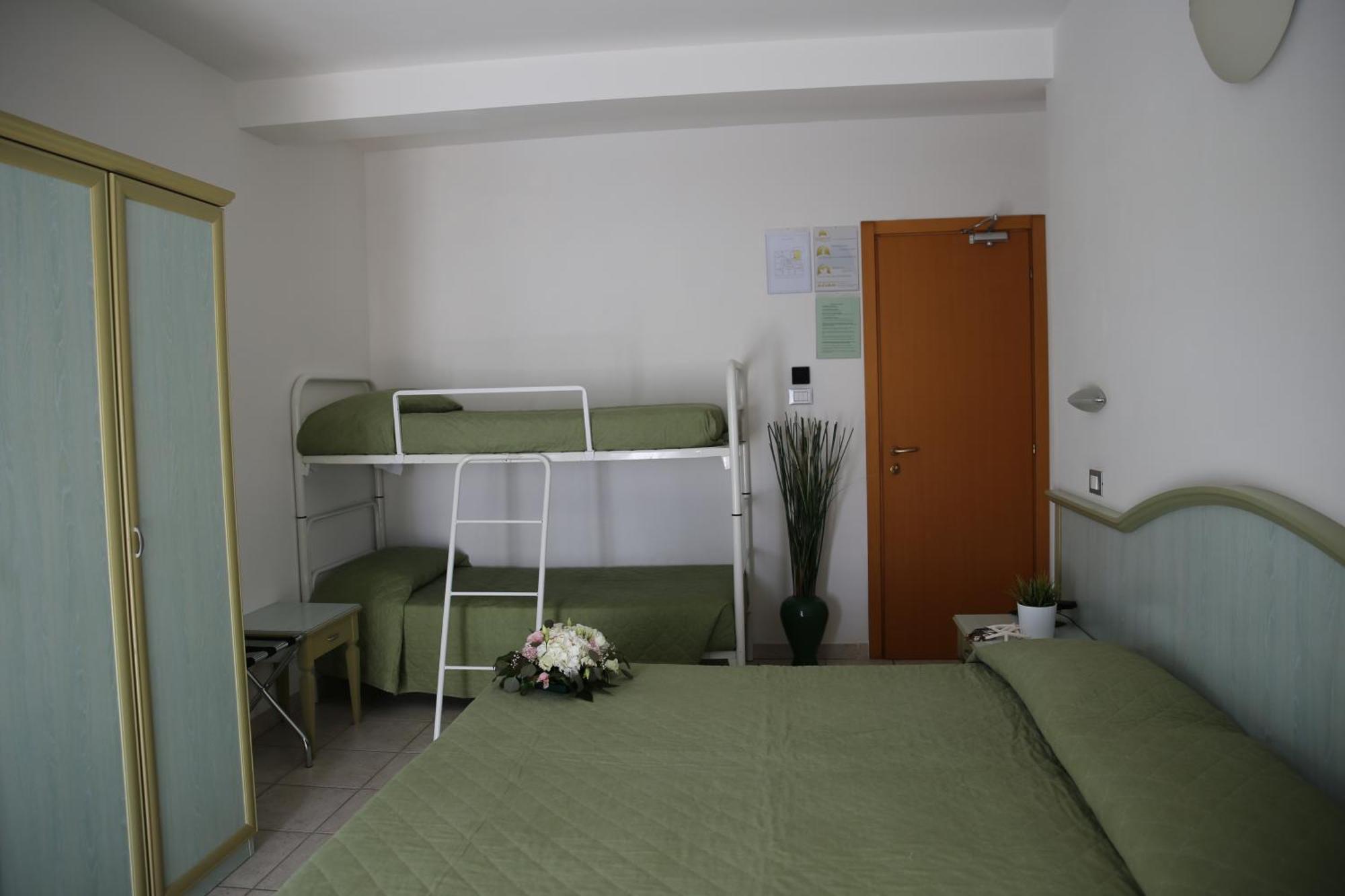 Hotel Philadelphia Cattolica Quarto foto